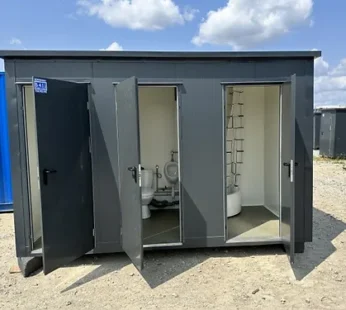 Contenedor Sanitario con 3 Cabinas