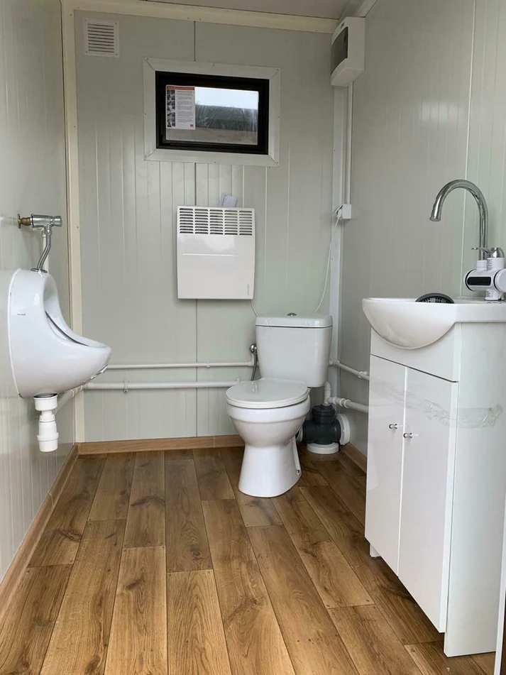 Contenedor sanitario doble con depósito de residuos blanco 3x2 metros – Image 3