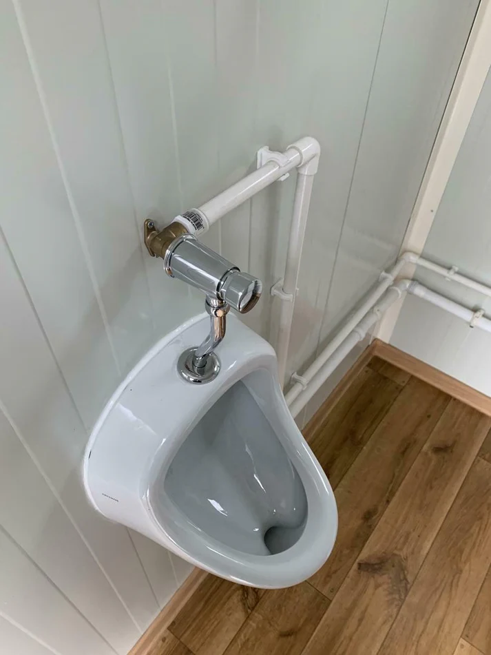 Contenedor sanitario doble con depósito de residuos. – Image 10