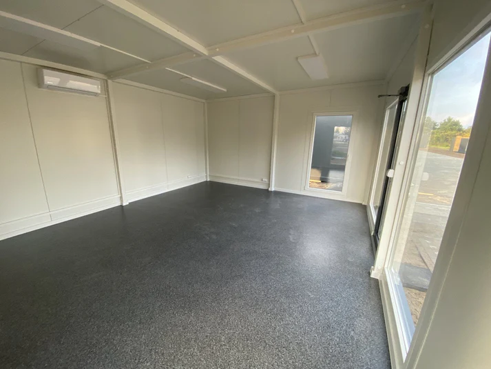 Contenedor de oficina tipo "London" 6,00 x 4,70 m – Image 3