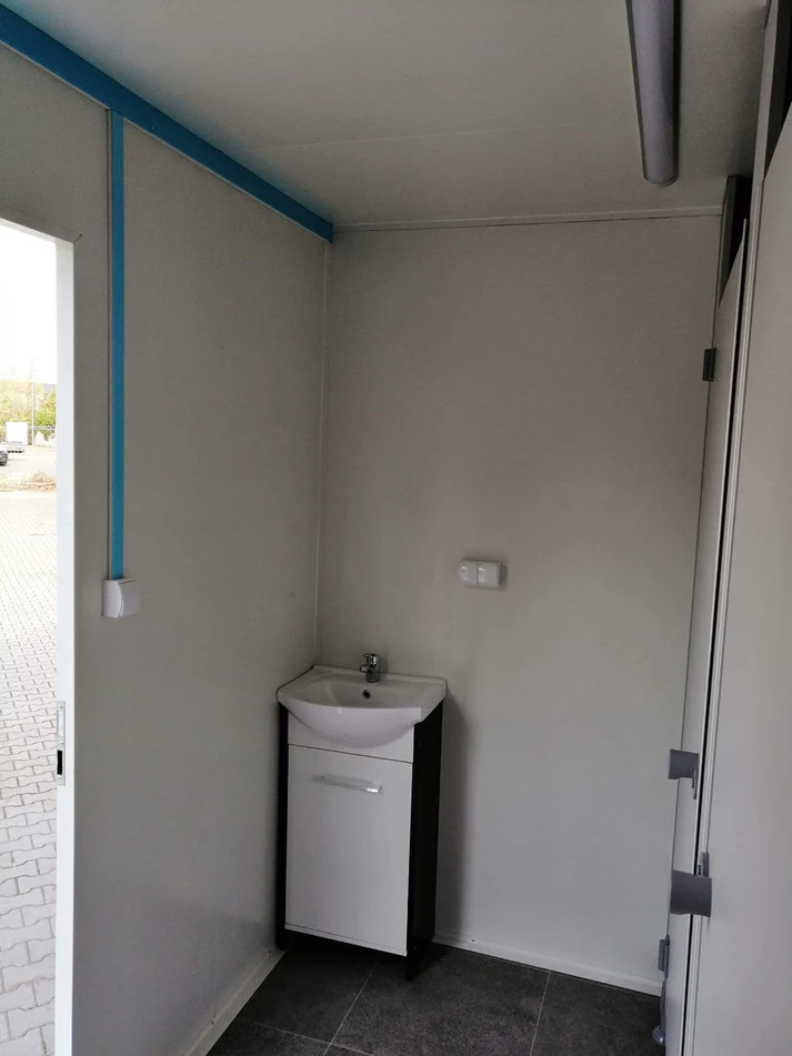 Remolque WC con doble WC 6x2,40 metros. – Image 6