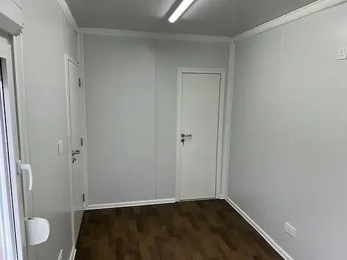 Contenedor de oficina con baño y almacenamiento – Image 6